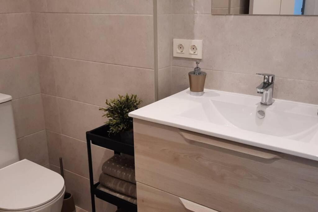 Apartamentos Milan 2 Овьедо Экстерьер фото